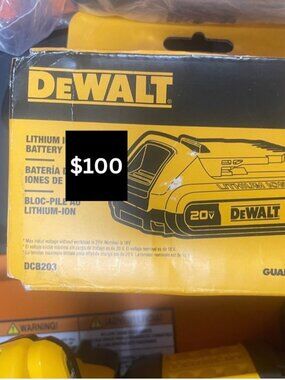 DeWalt 20V MAX Compact Lithium-Ion Battery DCB203